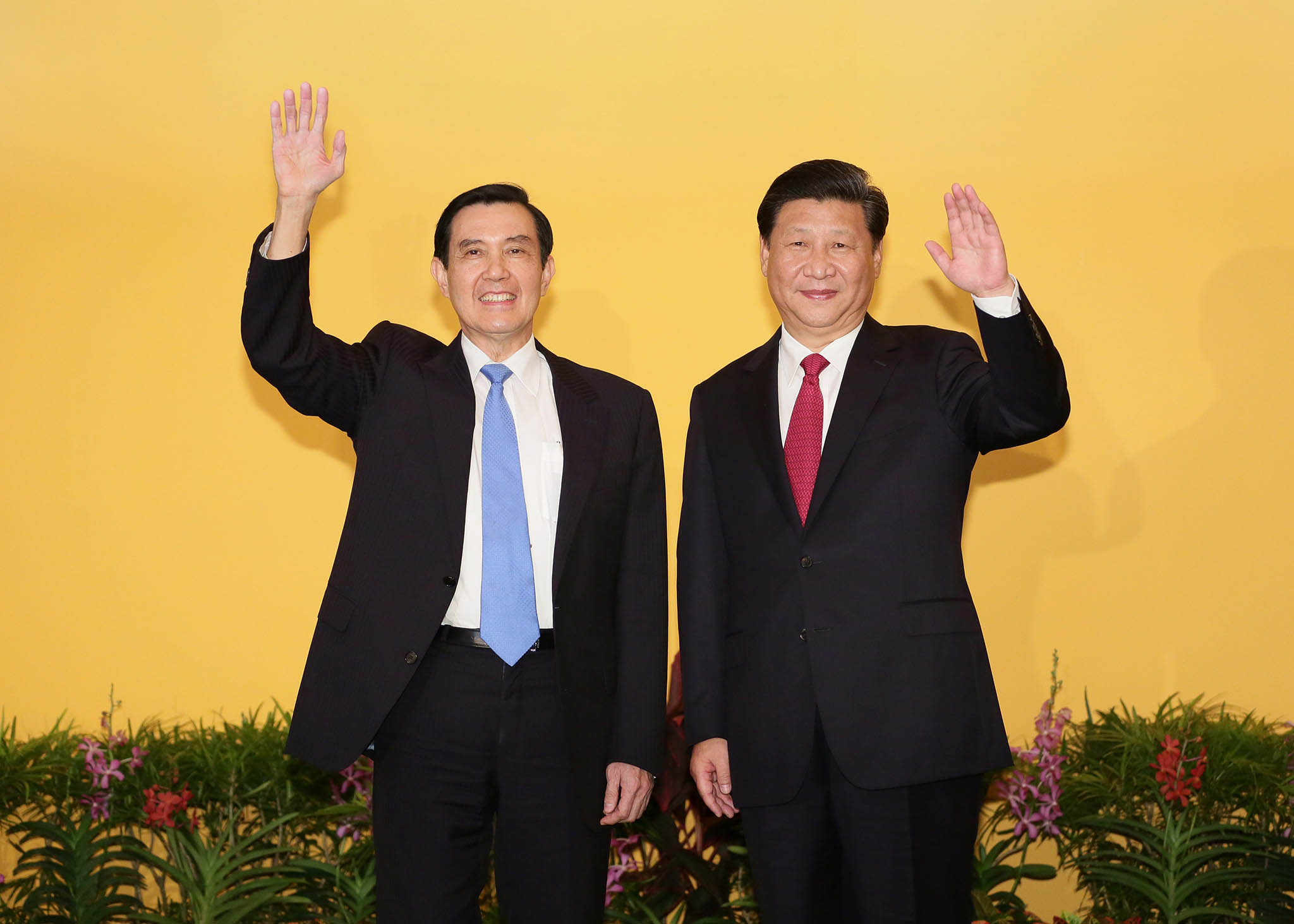 Then Taiwanese President Ma Ying-Jeou meets Chinese leader Xi Jinping in Singapore, November 2015. (Taiwan Presidential Office)