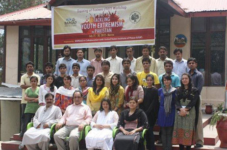 University students complete Bargad’s “Tackling Youth Extremism in Pakistan” training.