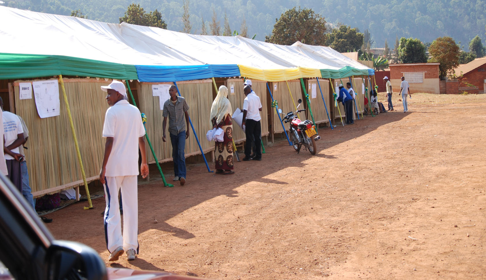 A makeshift polling station for Rwanda's presidential elections in the capital Kigali. 2010