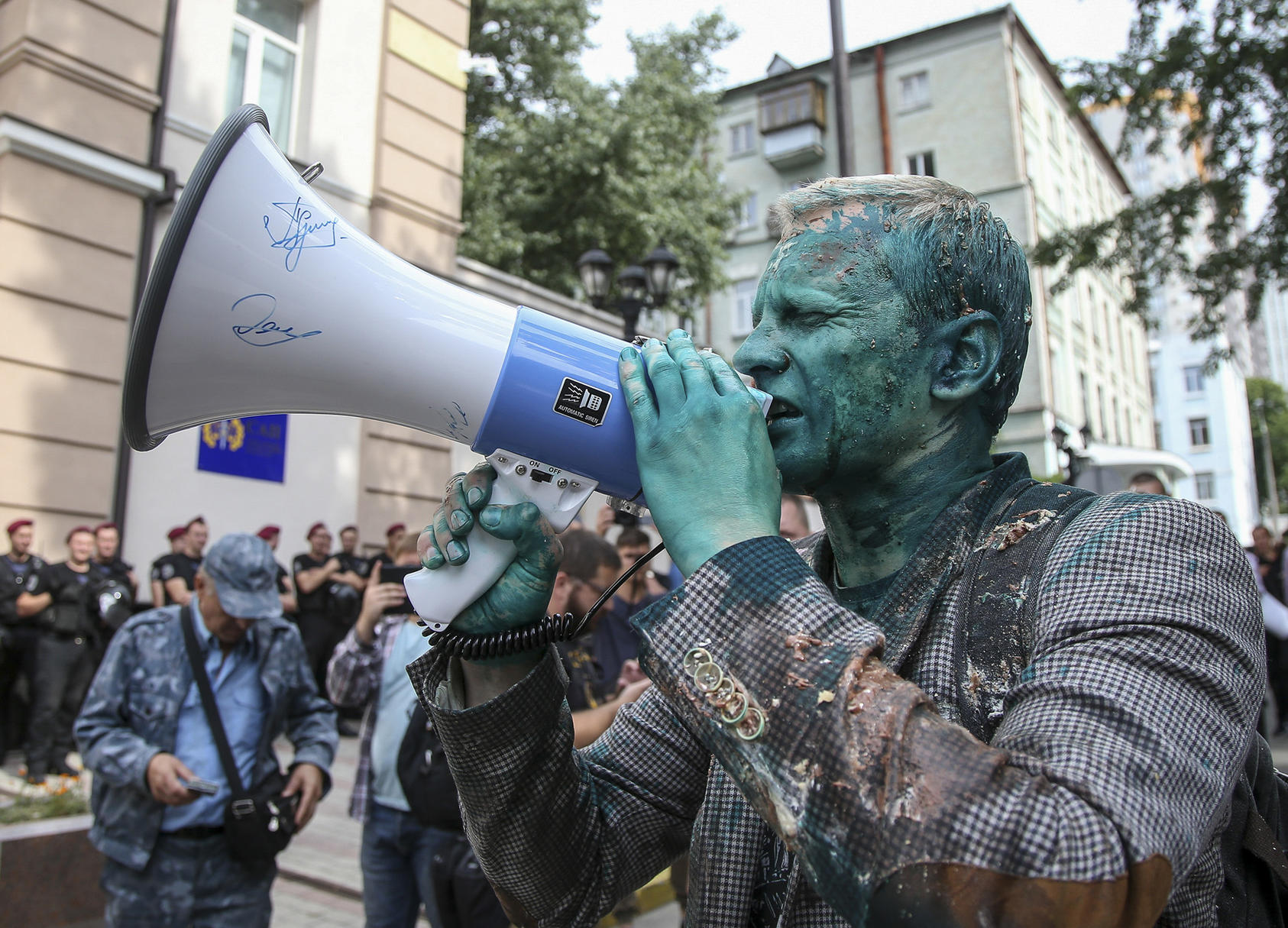 Vitaly Shabunin of the Anti-Corruption Action Center rallies protesters outside the Specialized Anti-Corruption Prosecutor’s Office in Kyiv. (Photo by Viacheslav Ratynskyi/Reuters)