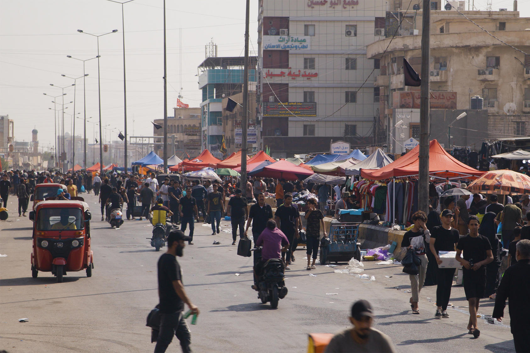 A view of a market in Basra, Iraq, Nov. 14, 2022. Corruption and a currency crisis are hurting Iraq’s economy (Emily Rhyne/The New York Times)