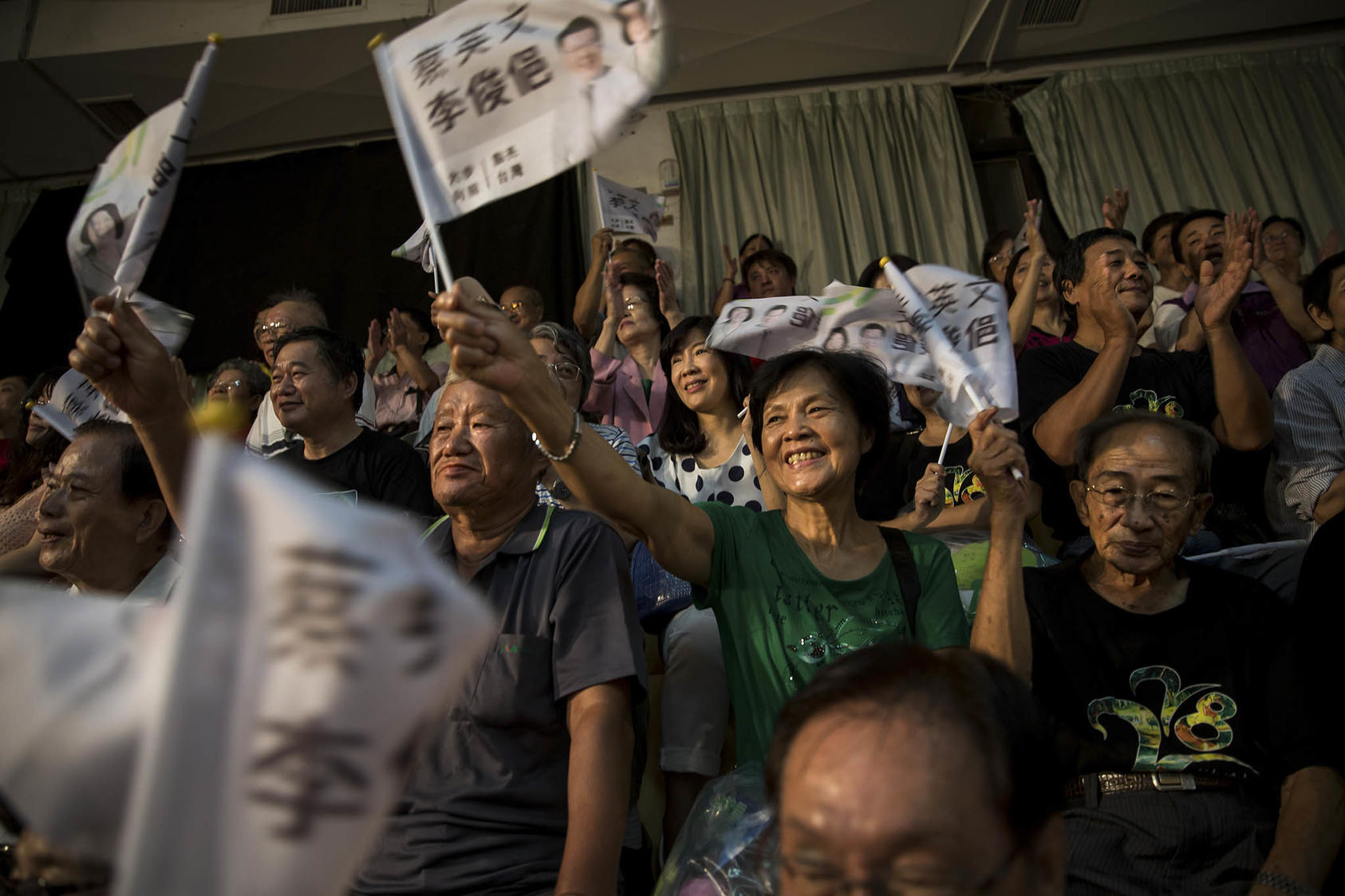 Supporters of Tsai Ing-wen, who is finishing two terms as president, at a campaign event, Sept. 5, 2015. As Tsai leaves office, her replacement will have to navigate tense cross-Strait relations. (Billy H.C. Kwok/The New York Times)