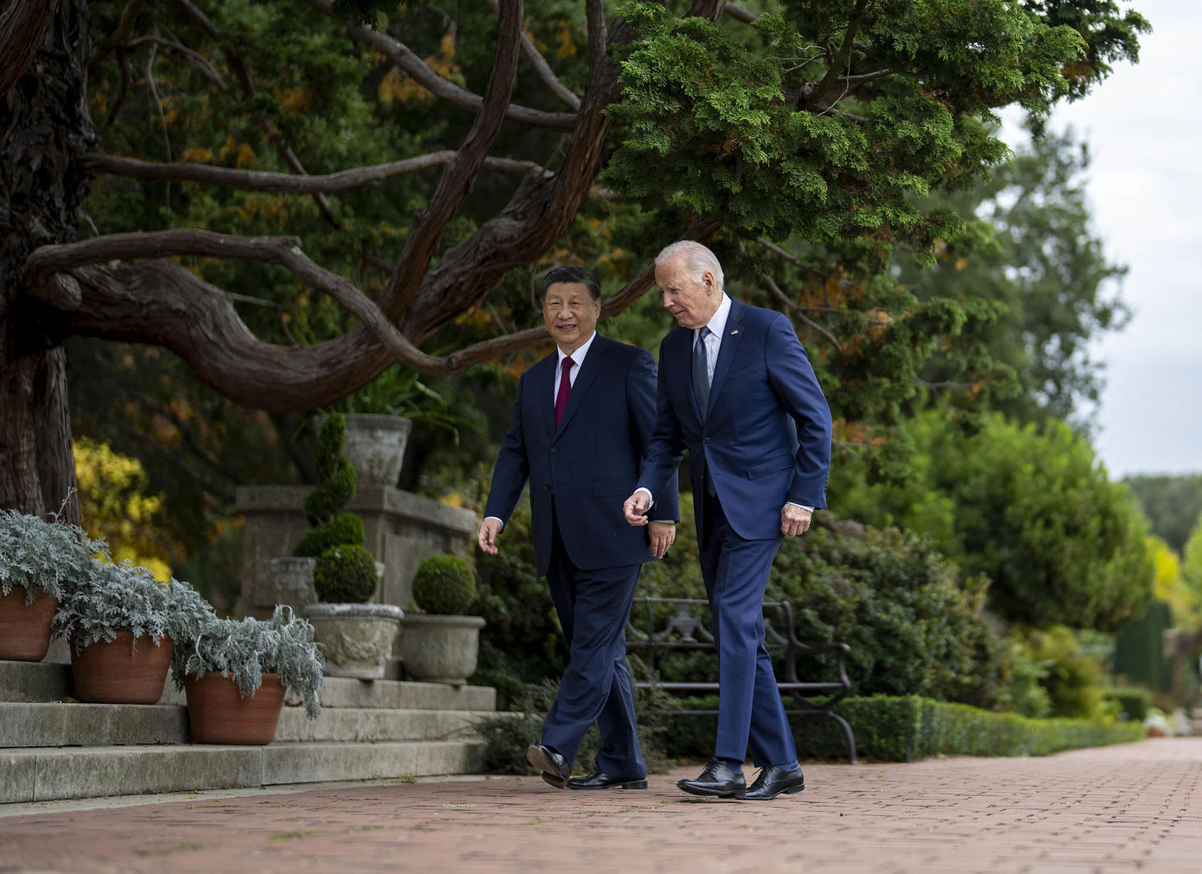 President Joe Biden and Chinese leader Xi Jinping walk through the garden at the Filoli estate in Woodside, California, during their meeting at the APEC Summit. November 15, 2023. (Doug Mills/The New York Times)