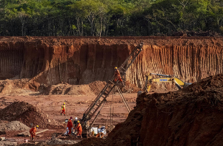 A Chinese-owned cobalt and copper mine in Kisanfu, DRC, April 27, 2021. The DRC supplies 70% of the world’s cobalt, and China owns or holds stake in nearly all of the country’s cobalt-producing mines. (Ashley Gilbertson/The New York Times)