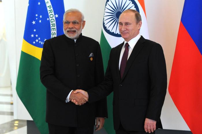  Indian Prime Minister Narendra Modi and Russian President Vladimir Putin meet before the 2015 G-20 Antalya summit.