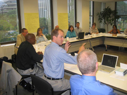 Jeff Dykhuizen addresses '09 Community College participants. (Photo: USIP)