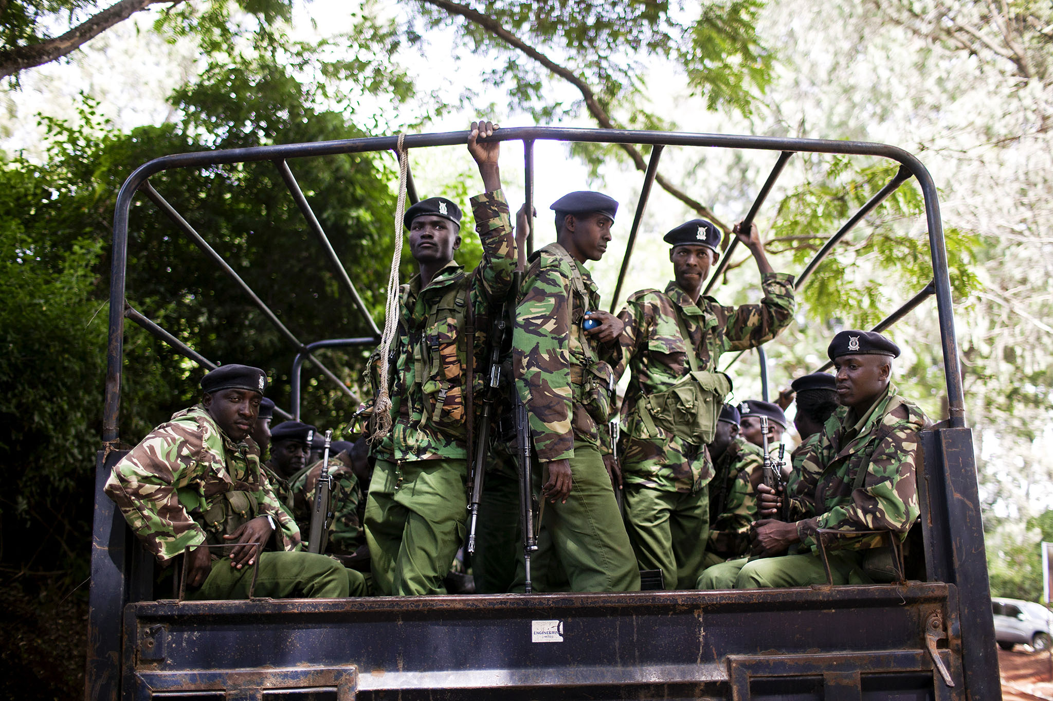 Des membres de l'Unité de Service Général (GSU) du Kenya se tiennent à Nairobi, au Kenya, le 7 mars 2013. Certaines parties de la GSU sont prévues pour se rendre en Haïti afin d'aider la Police Nationale d’Haiti. (Pete Muller/The New York Times)