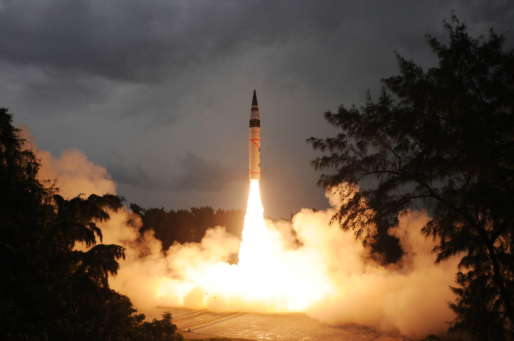 A test launch of India’s Agni-V ballistic missile on Abdul Kalam Island, India. September 15, 2013. (Government of India/Wikimedia Commons)