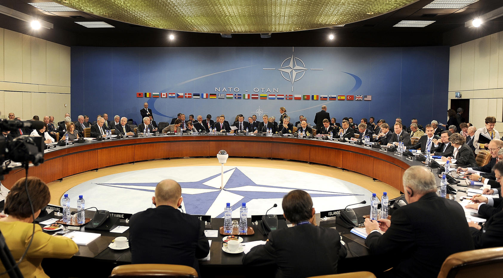 U.S. Defense Secretary Robert M. Gates and other members of NATO Ministers of Defense and of Foreign Affairs meet at NATO headquarters in Brussels, Belgium, Oct. 14, 2010, to give political guidance for the November meeting of Allied Heads of State and Government at the NATO Summit in Lisbon, Portugal.
