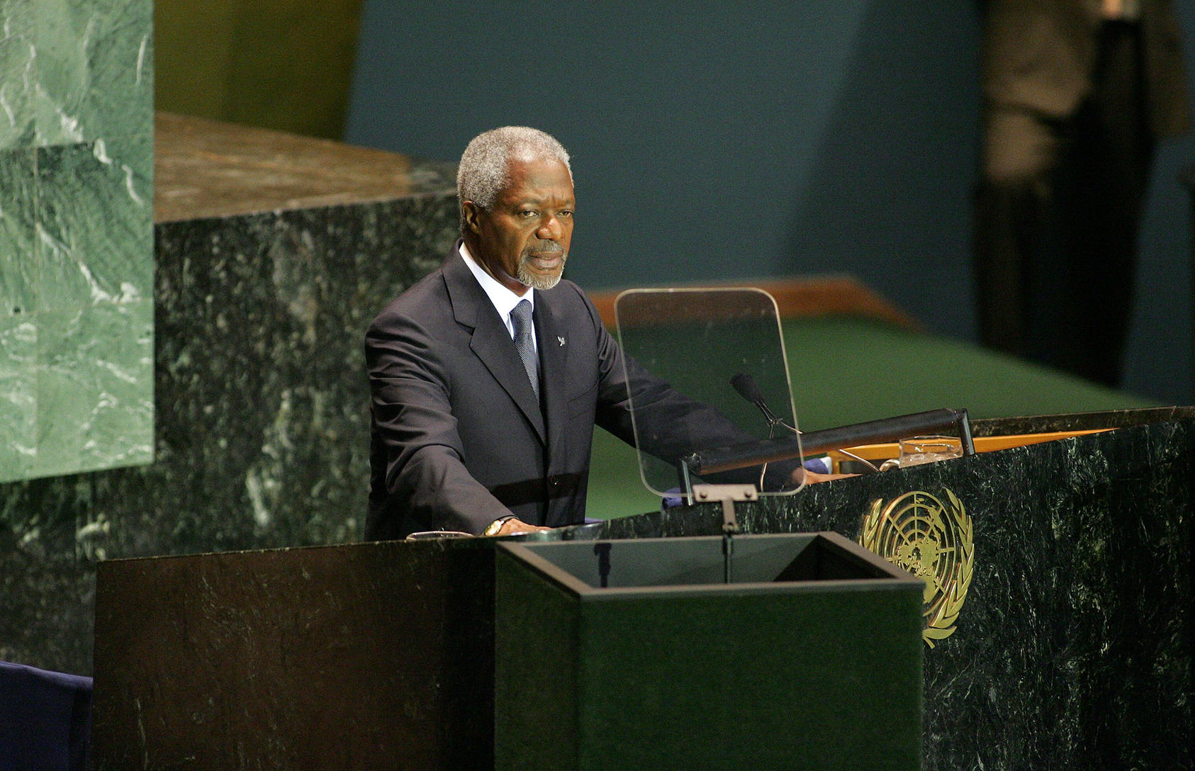 Secretary-General Kofi Annan addresses the General Assembly at the United Nations headquarters in New York, Sep. 21, 2004. (Richard Perry/The New York)