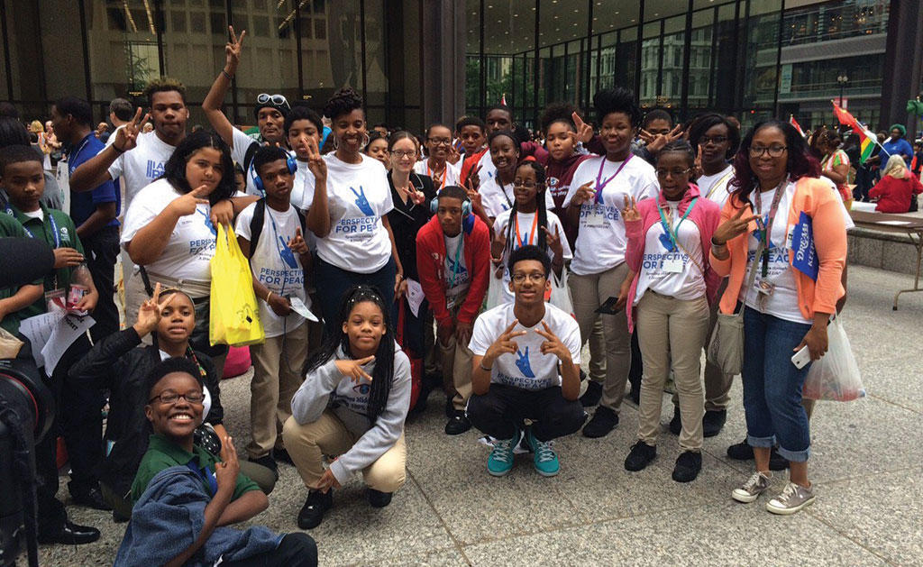 2016 Peace Teacher Rhonda Scullark’s students from Chicago, IL, celebrate the International Day of Peace.