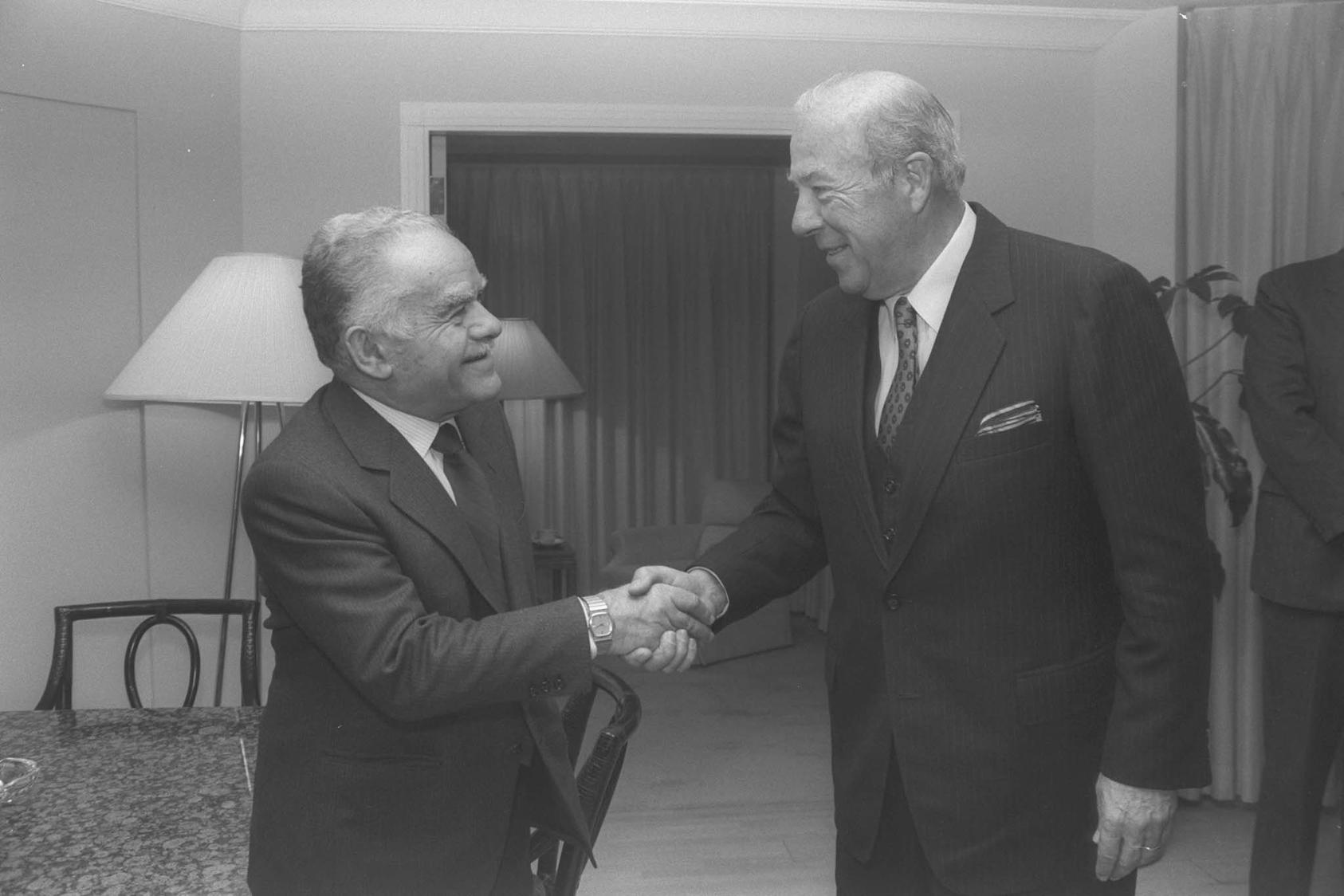 Israeli Prime Minister Yitzhak Shamir and Secretary of State George Shultz meeting in a hotel Washington, DC, Feb. 17, 1987 (Herman Chanania/Israeli Government Press Office)