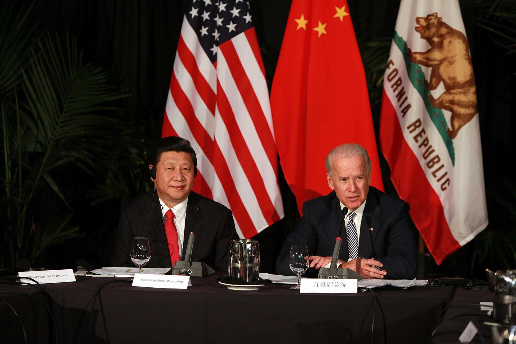 Xi Jinping, then China's vice president and leader-in-waiting, and then Vice President Joe Biden during a governor's forum in Los Angeles, California, Feb. 17, 2012. (Monica Almeida/The New York Times)