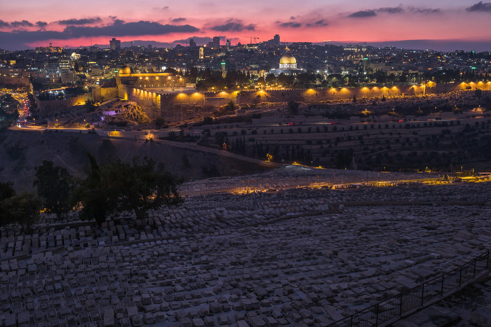 A view of the Al-Aqsa Mosque, and the Old City of Jerusalem, from the Mount of Olives on Sept. 13, 2019. (Mauricio Lima/The New York Times) 