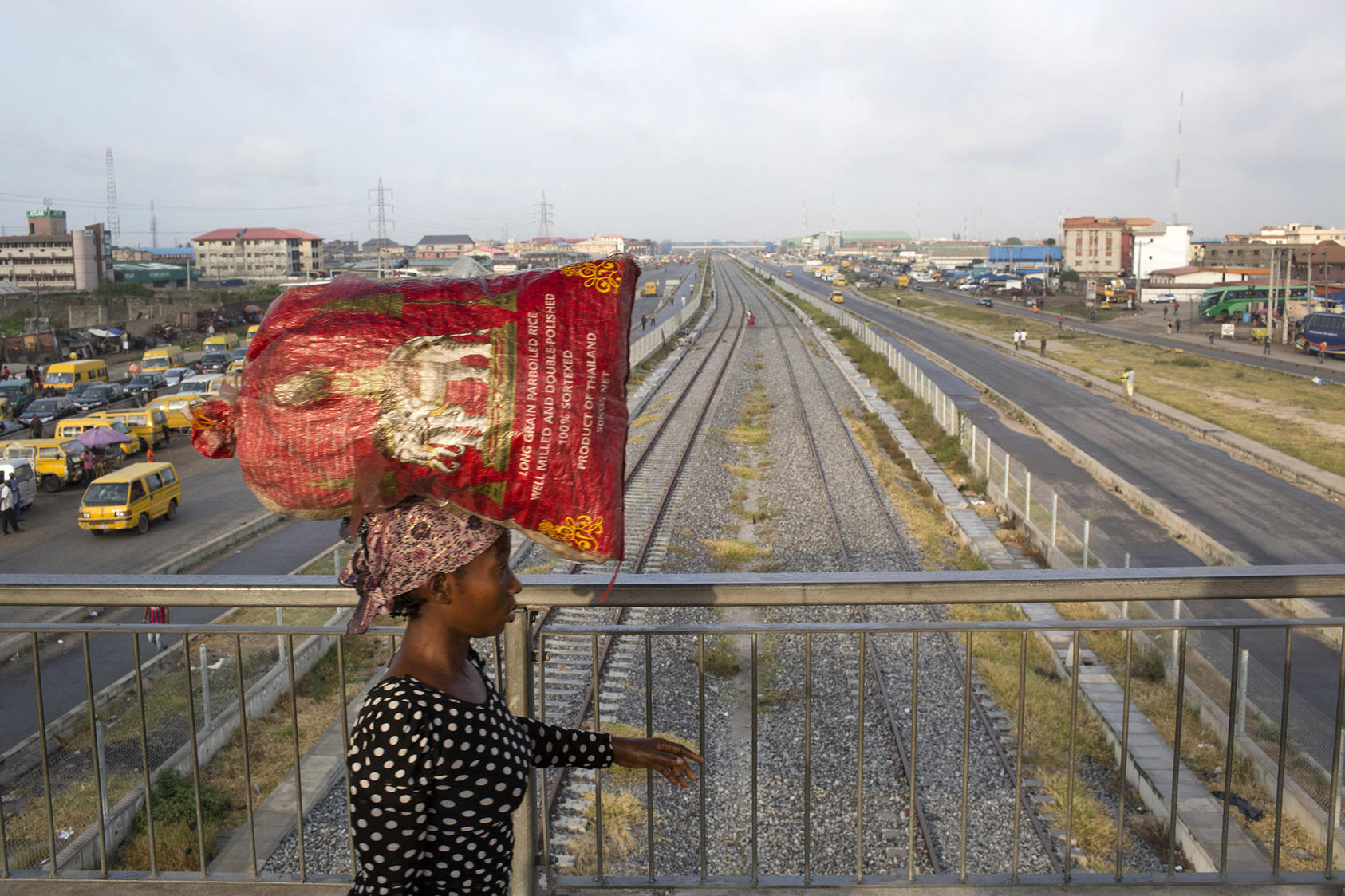 The light rail construction in Lagos, Nigeria, Aug. 12, 2015. To support its swelling trade in Nigeria, China is funneling billions of dollars to desperately needed infrastructure. (Tyler Hicks/The New York Times)