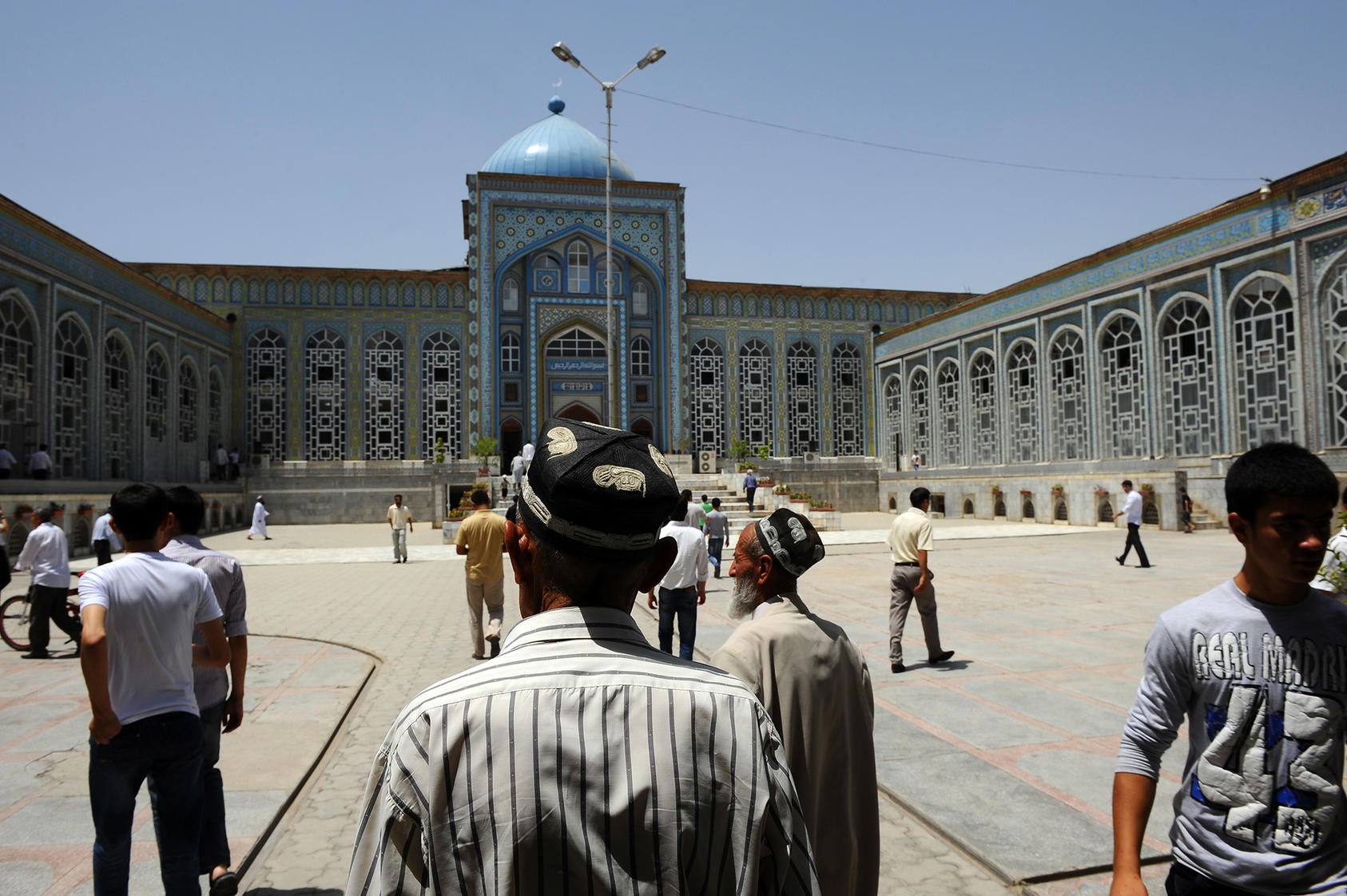 The central mosque in Dushanbe, the capital of Tajikistan, on July 1, 2011. As many as two thousand Tajik citizens traveled to Iraq and Syria to live and fight with ISIS. (James Hill/New York Times)