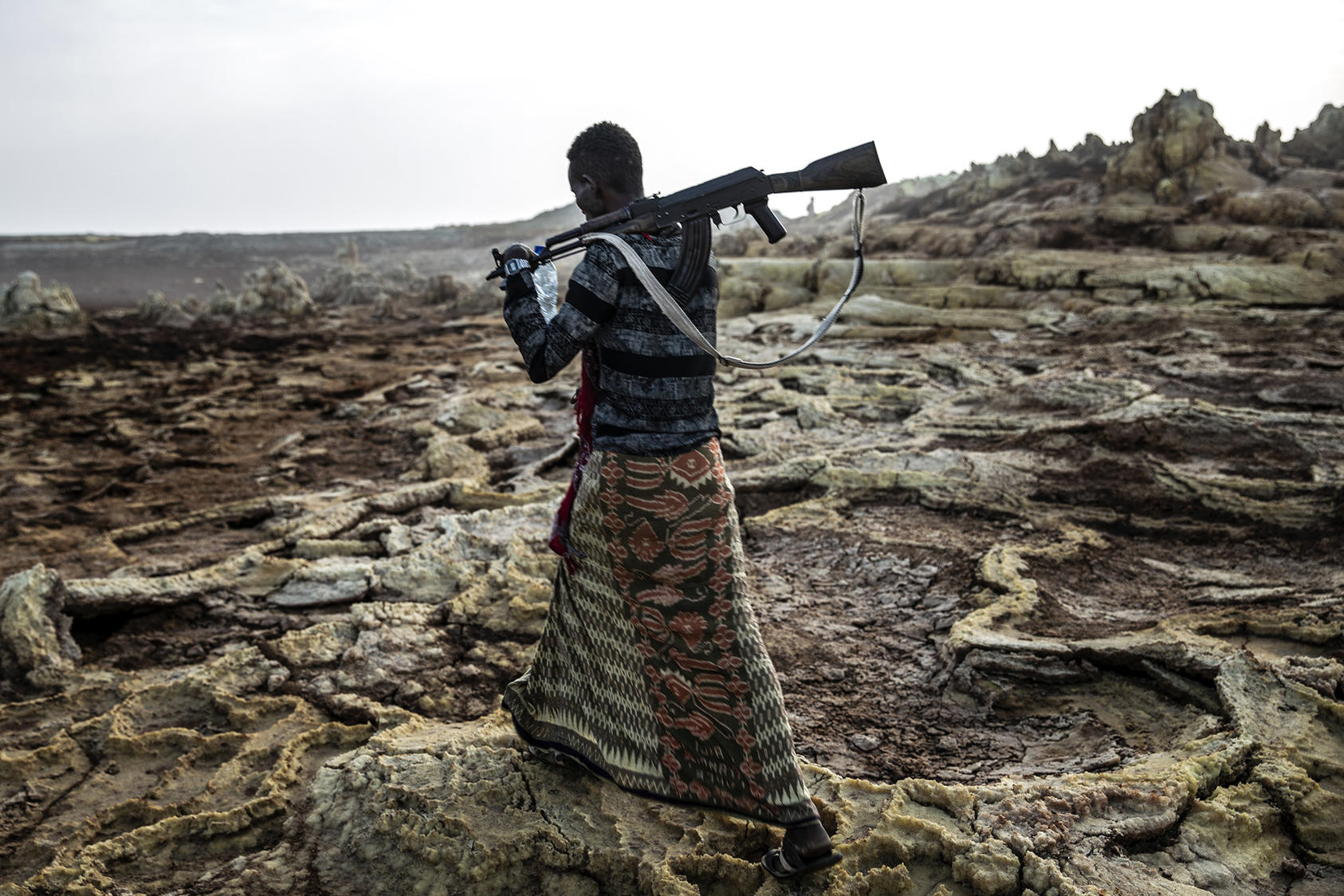 A militia fighter in the region of Afar, in northern Ethiopia. November 10, 2019. (Finbarr O'Reilly/The New York Times)