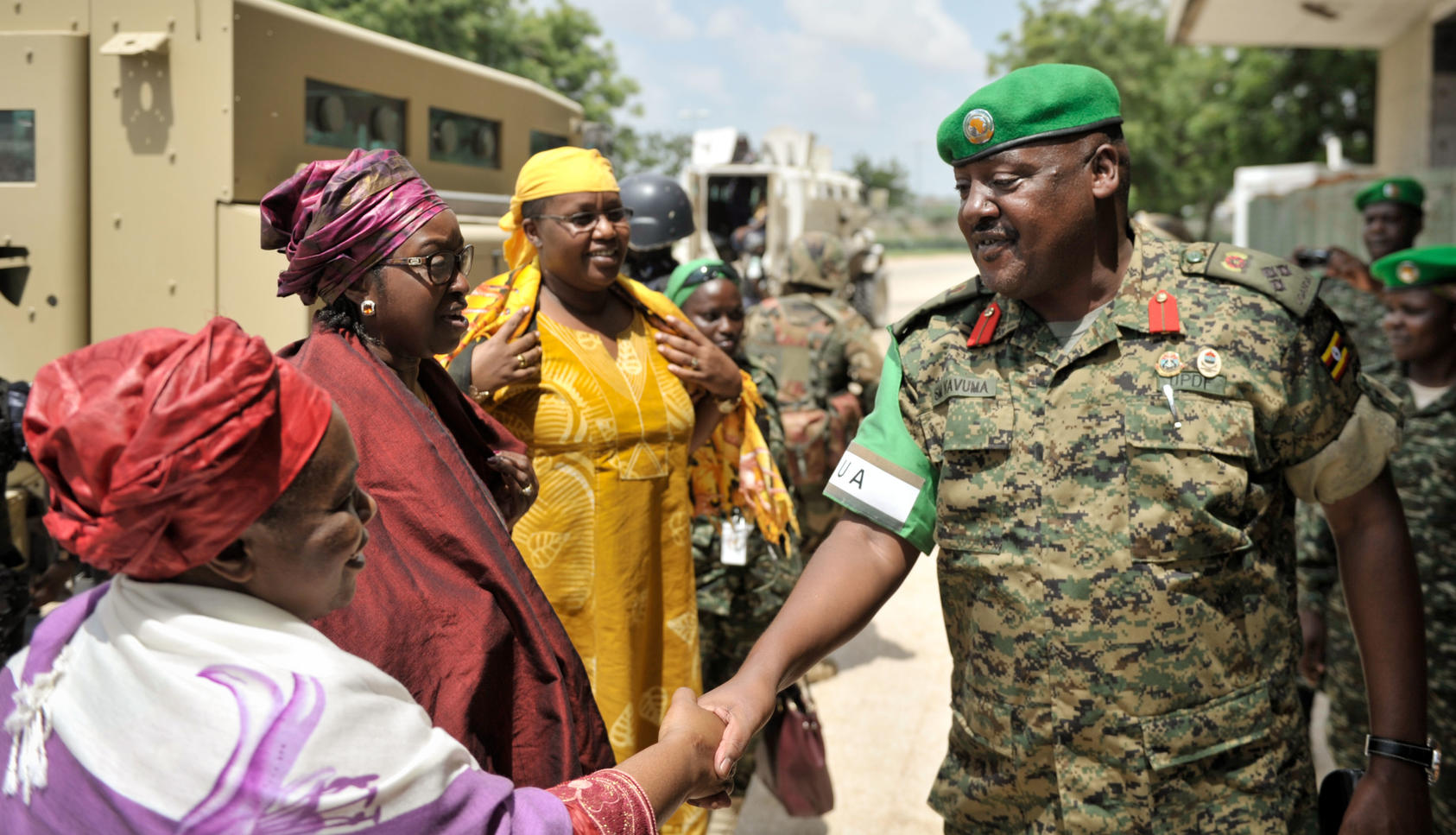 military-greeting-civilian