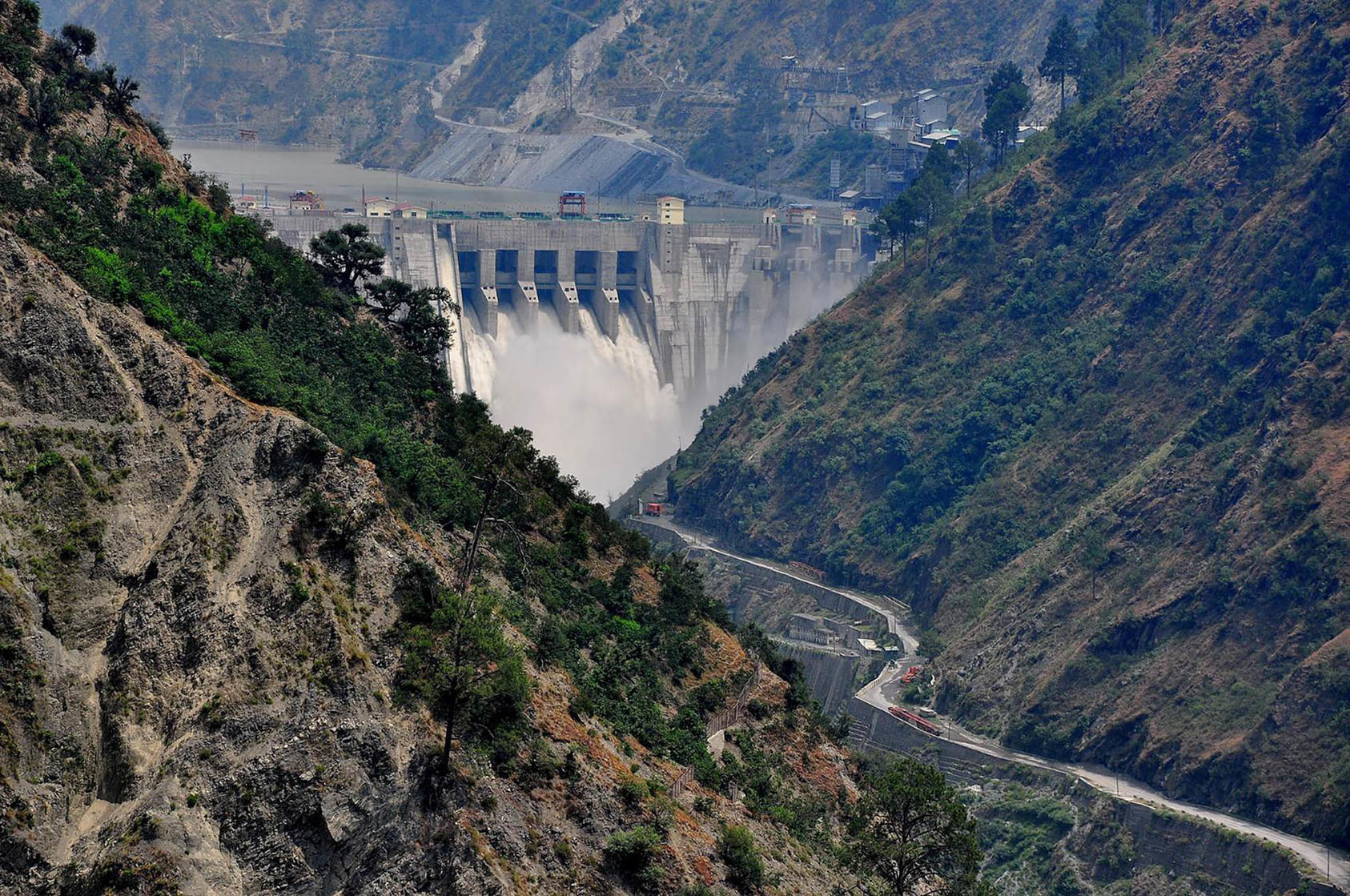 The Baglihar Hydroelectric Power Project on the Chenab River in Jammu and Kashmir, India. March 25, 2015. (International Centre for Integrated Mountain Development / Flickr)