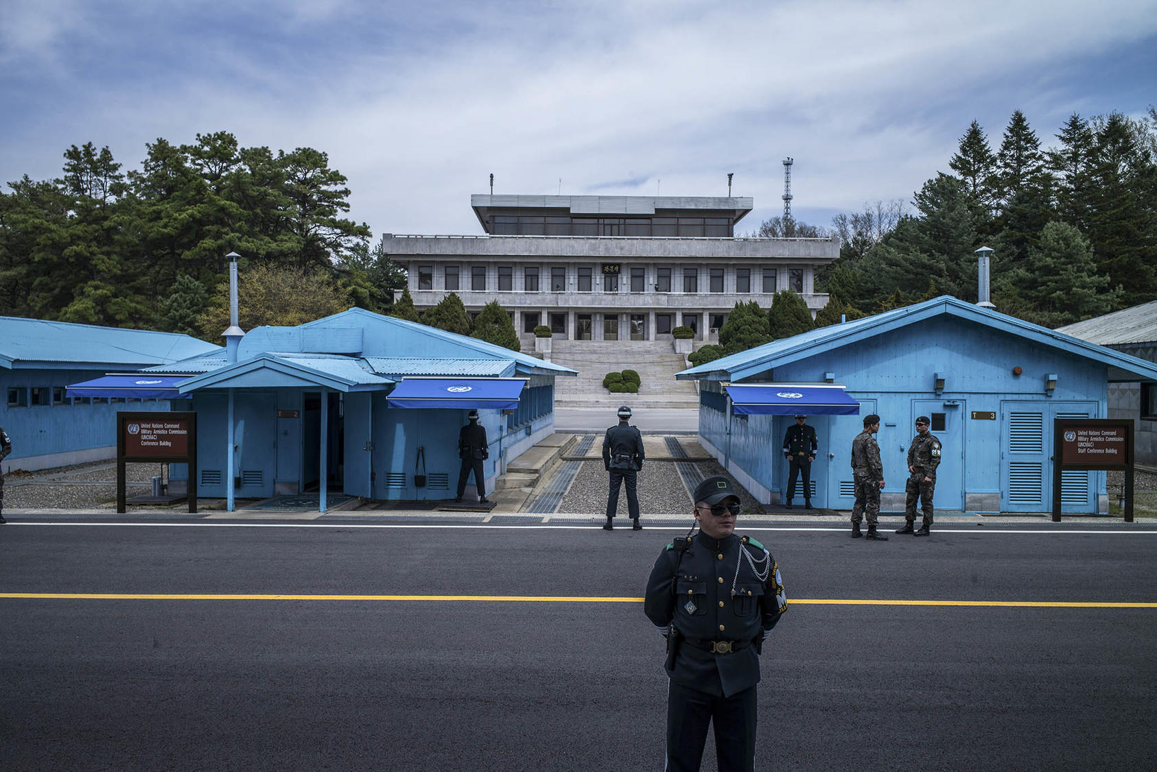 South Korean soldiers stand guard outside the meeting rooms that straddle the border with North Korea in Panmunjom, a so-called truce village, in the Demilitarized Zone, April 19, 2017. (Lam Yik Fei/The New York Times) 