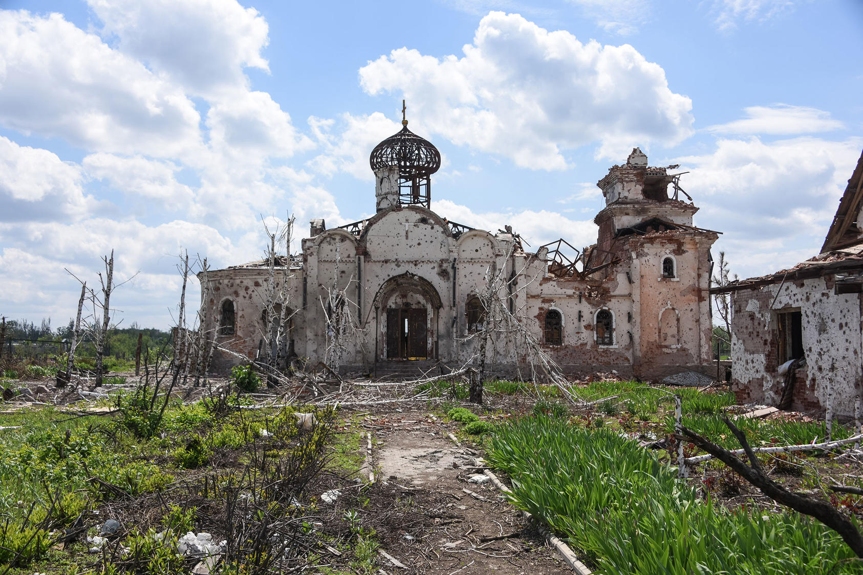 Remains of an Eastern Orthodox church after shelling near Donetsk International Airport. Eastern Ukraine, 18 May 2015 (Mstyslav Chernov/gallery; Wikimedia)