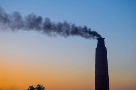 Brick kilns like this one in Pakistan’s Punjab province are heavy polluters in South Asia. (Malik.xayn/CC License 4.0)
