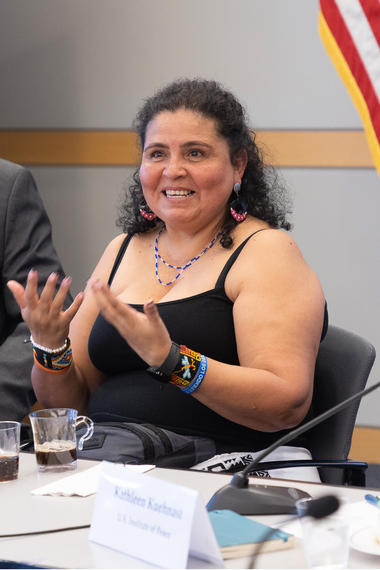 María Eugenia Mosquera Riascos speaks to peacebuilding colleagues at USIP.
