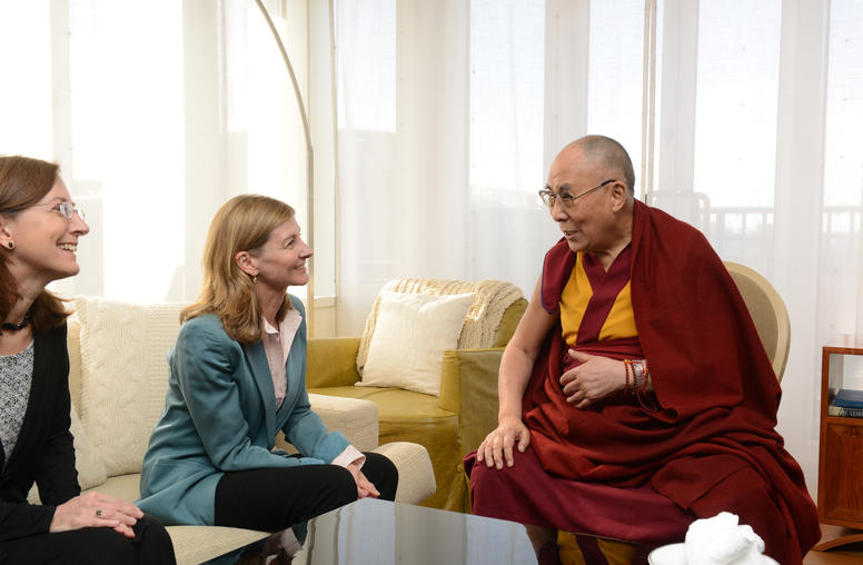 Dalai Lama Talks Peace With USIP President Lindborg