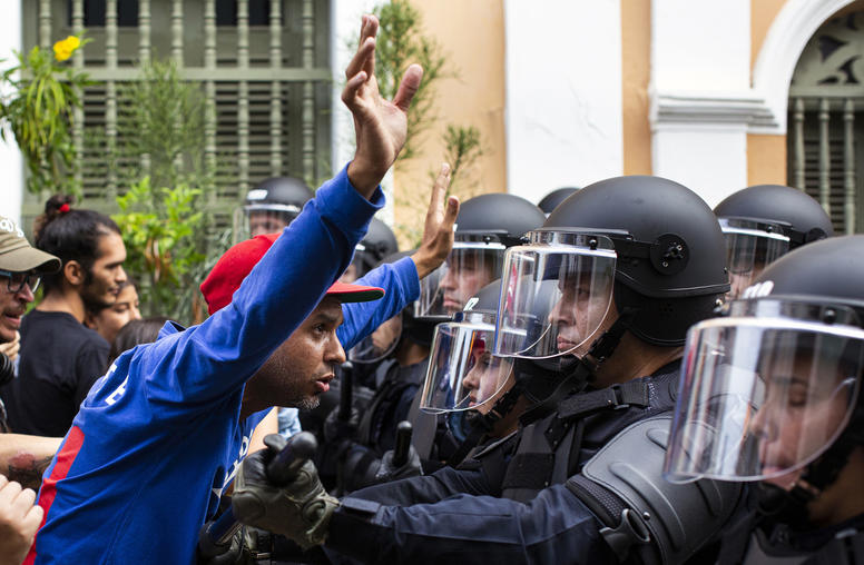 When Movements Face Repression