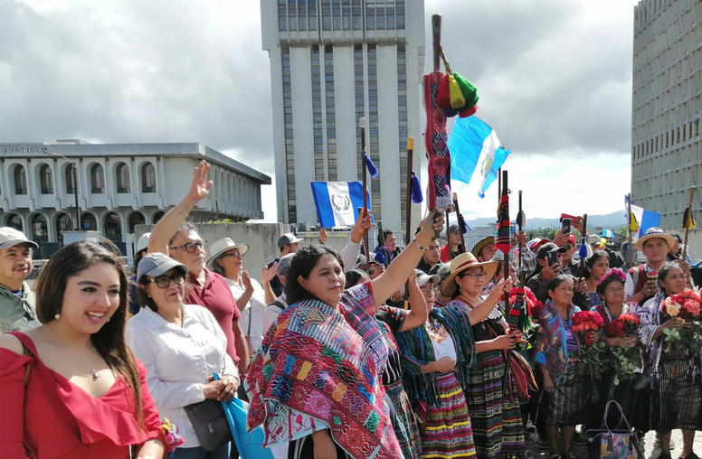 Guatemala: Líderes Indígenas Encabezan Campaña por la Democracia a Nivel Nacional