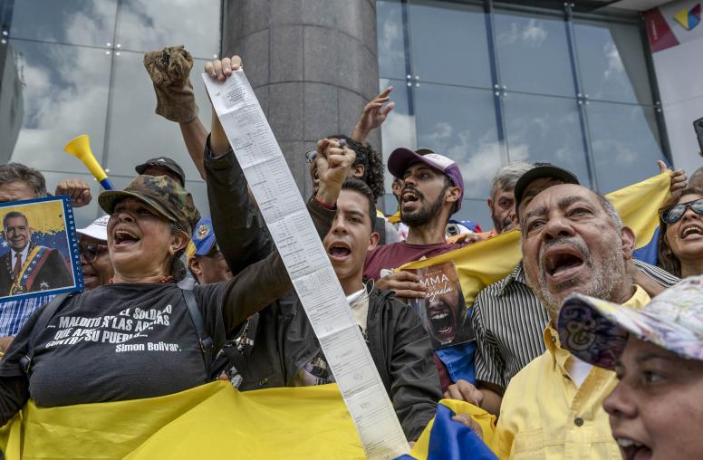 Venezuelans' Voting Dilemma: Participate or Abstain?